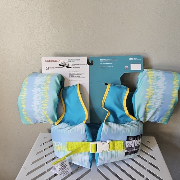 Speedo Kids Swim Vest - Aqua and Yellow shark 33-55lbs toddler - Picture 3 of 7